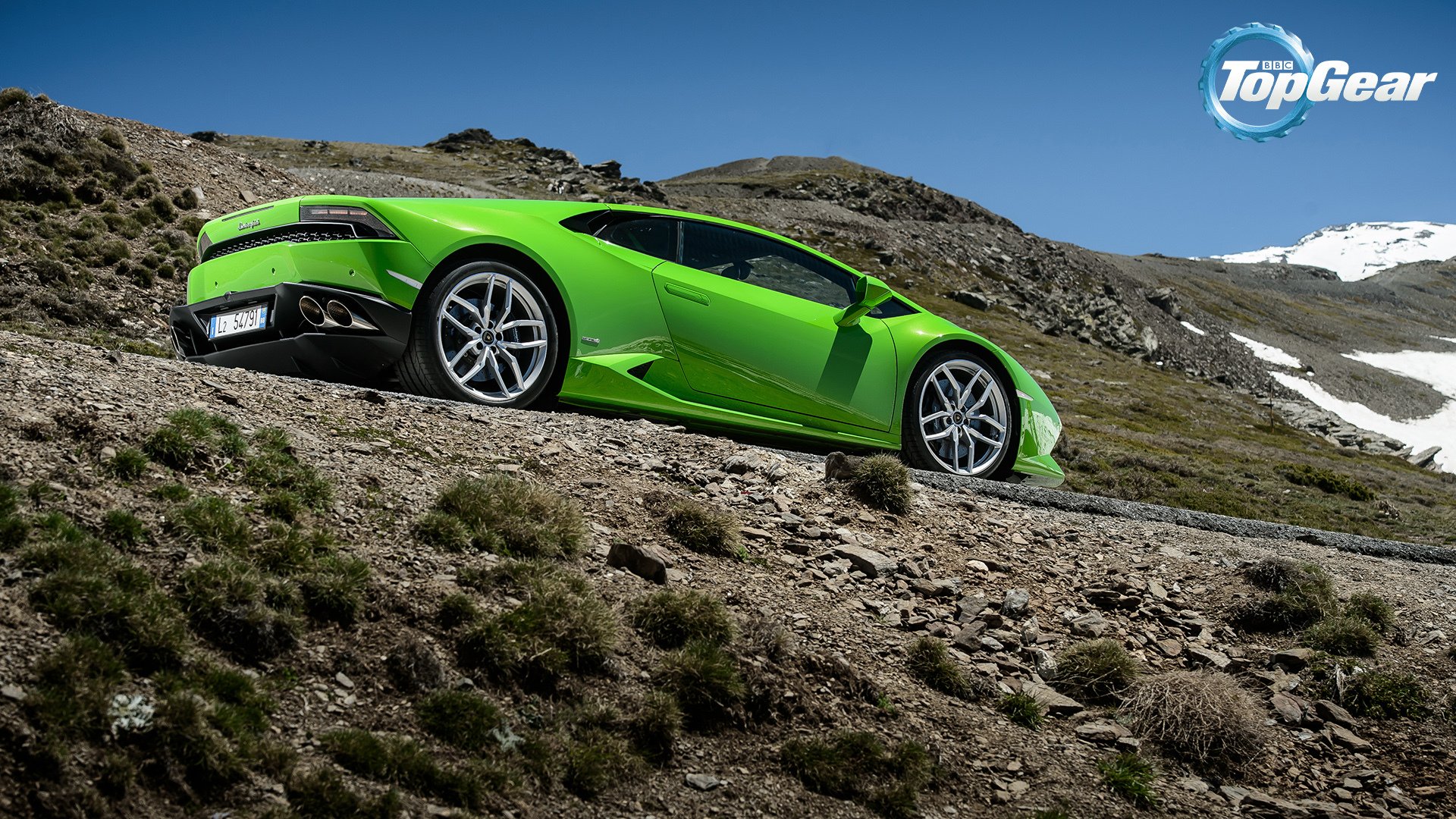 lamborghini huracan lp610-4 supercar posteriore verde strada di montagna top gear