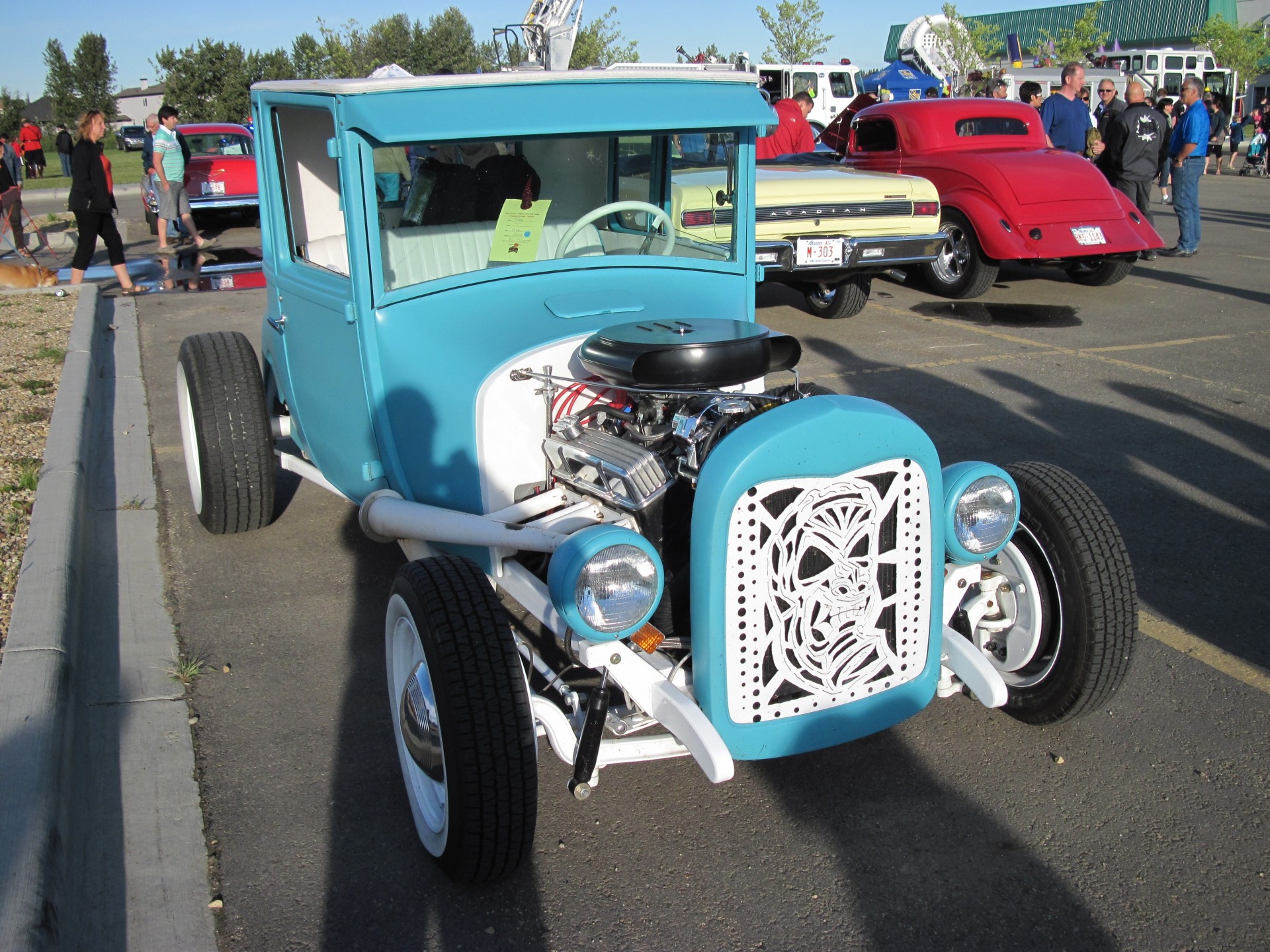 pneumatici ford blu bianco fotografia fari