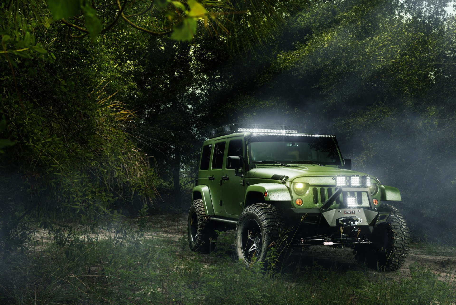jeep verde foresta
