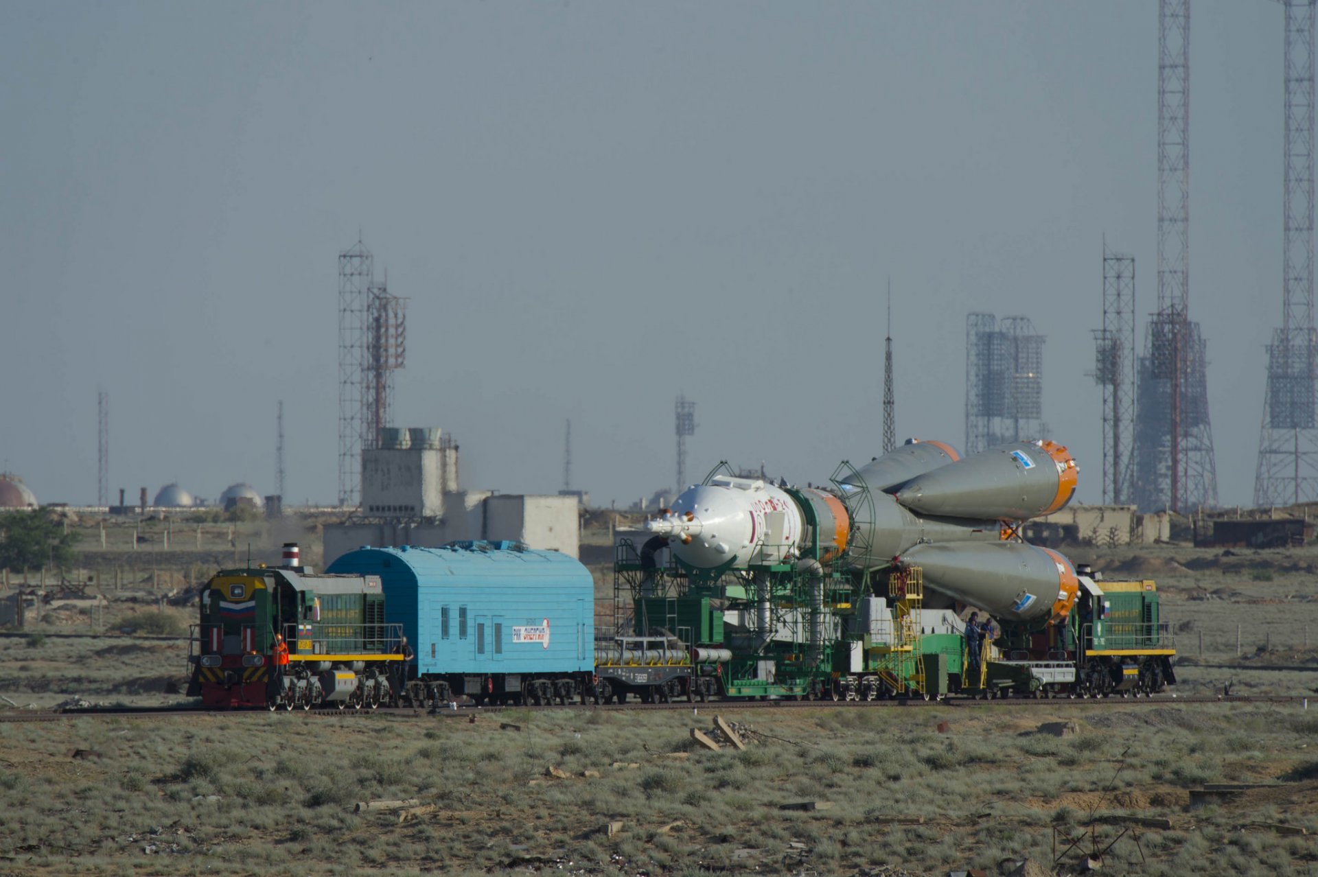 soyuz tma-13m baikonur astronave treno consegna razzo