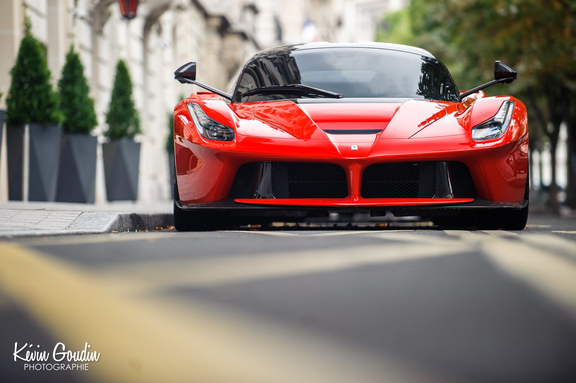 ferrari laferrari f70 v12 rosso città
