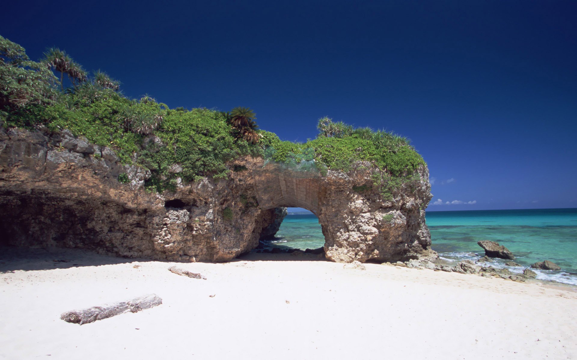 okinawa rocce mare oceano sabbia spiaggia giappone arco