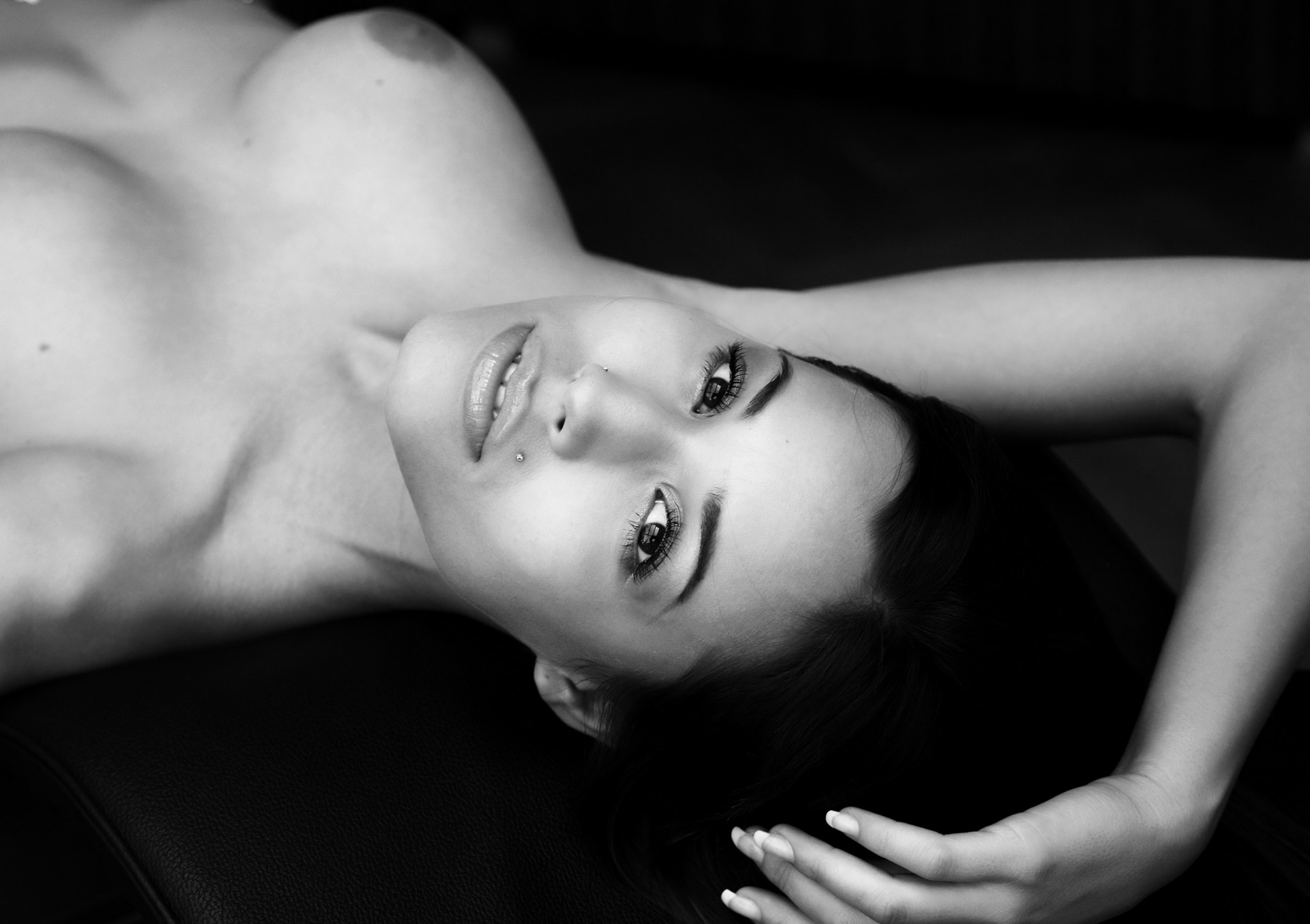 bianco e nero piercing