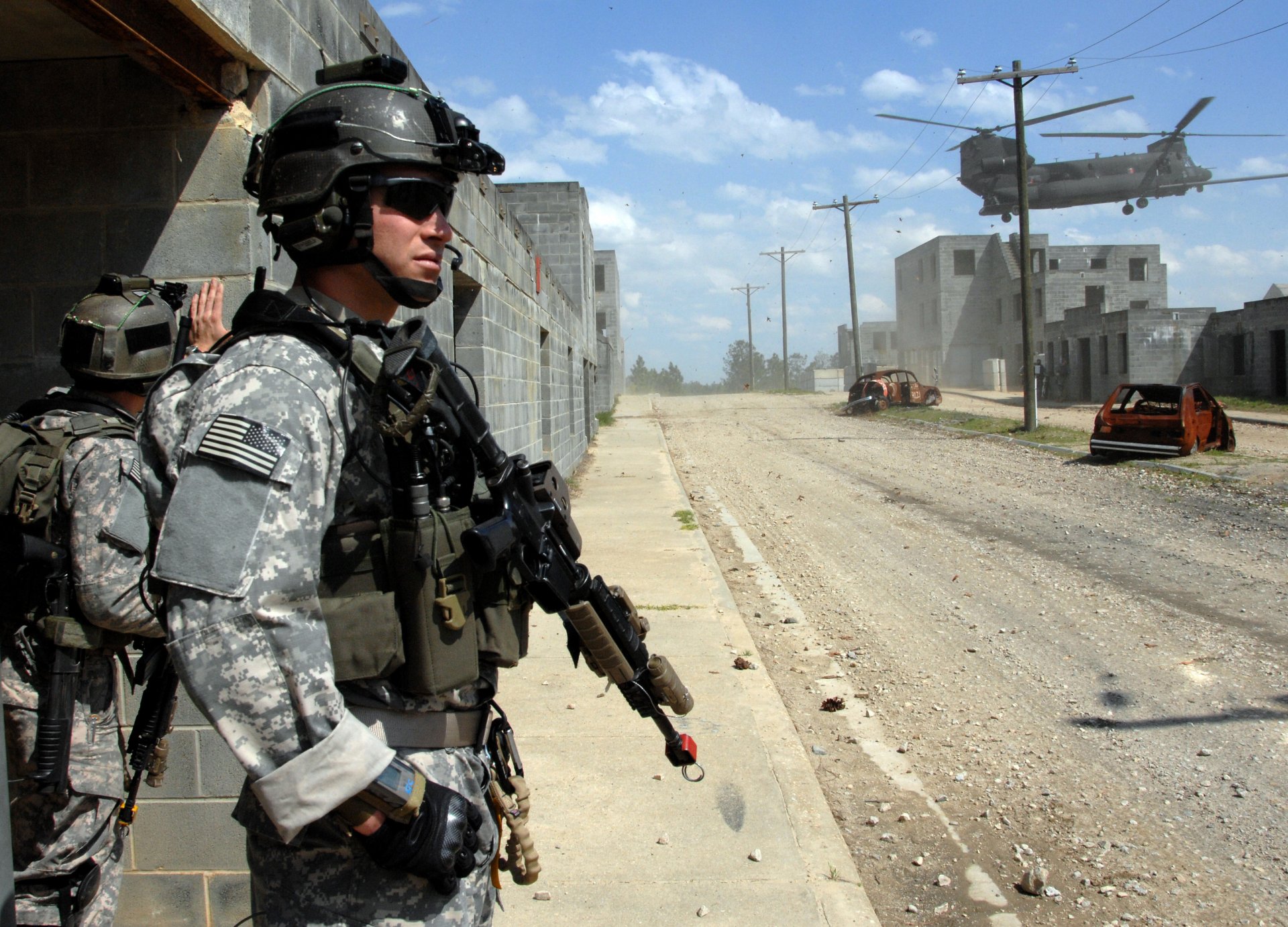 usa soldato combattimento m1a1 elicottero