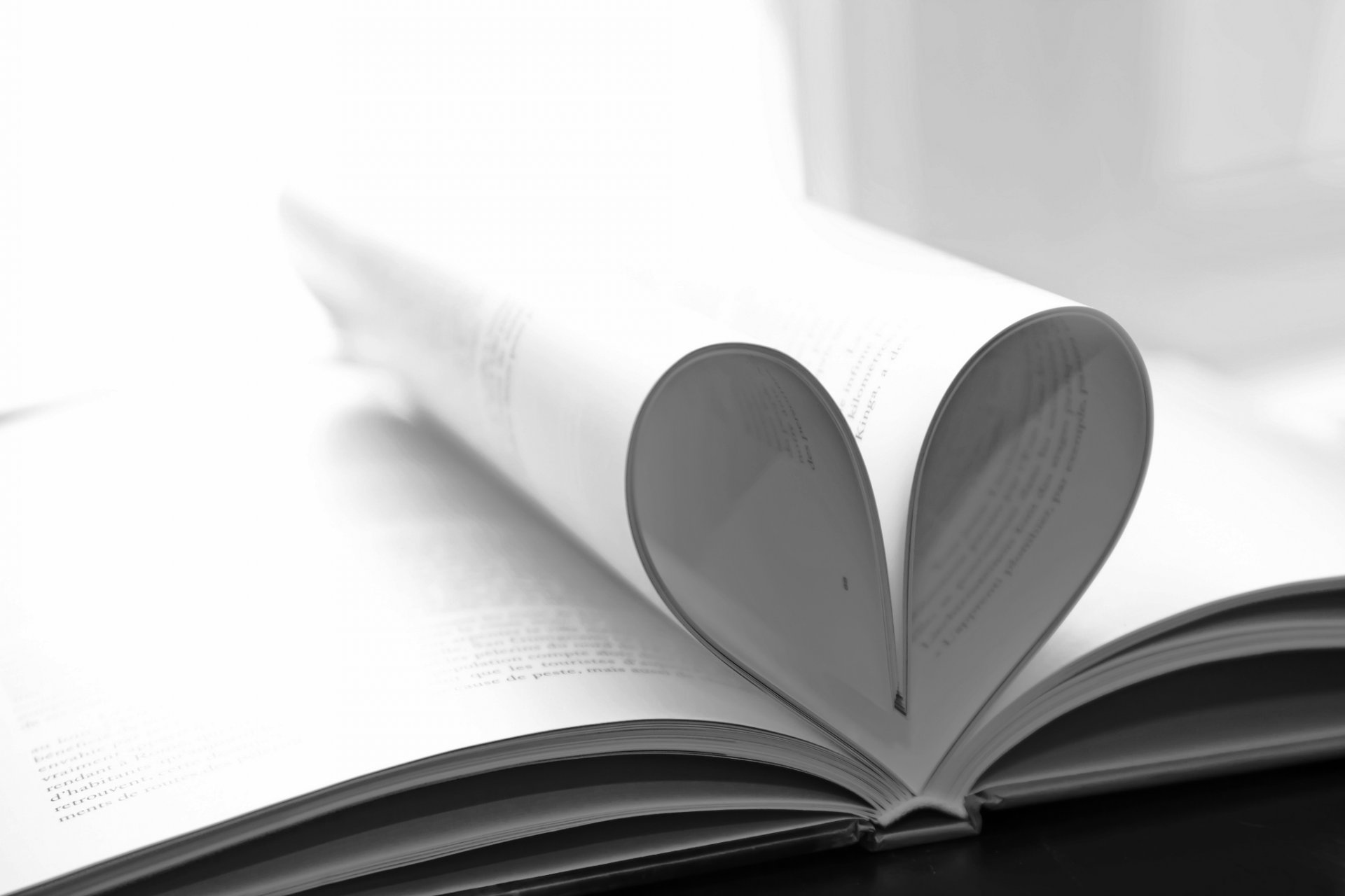 libro cuore cuore pagine bianco e nero