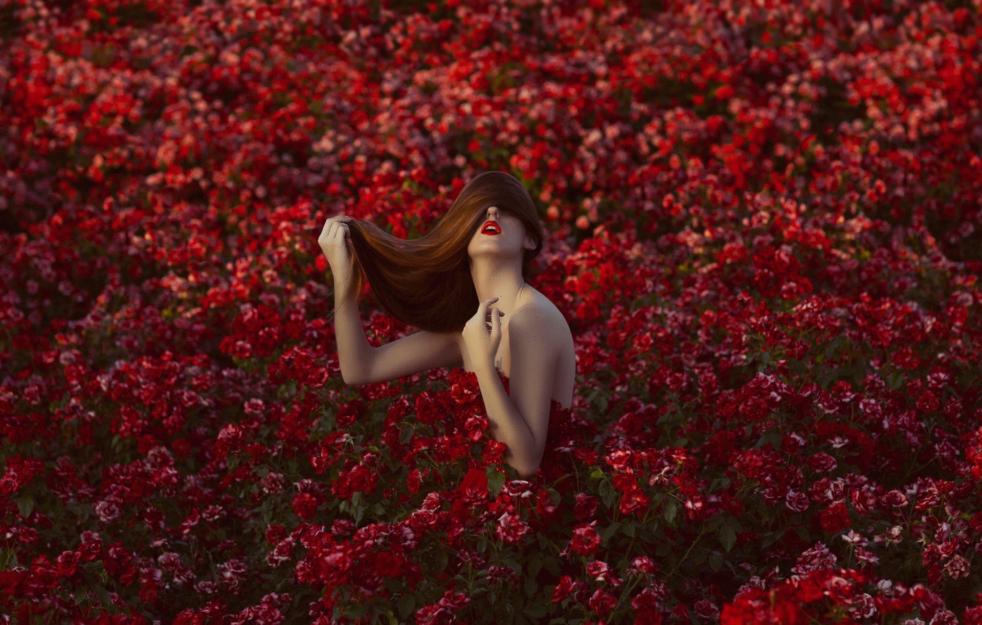 pelle e spine mara sais ragazza trucco fiori capelli spugne