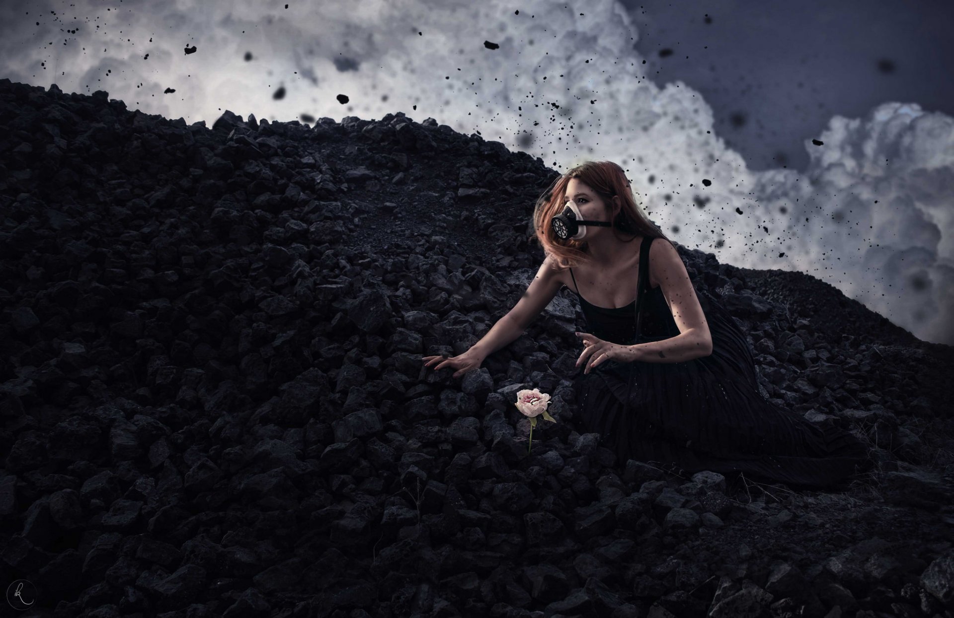 ragazza fiore maschera antigas