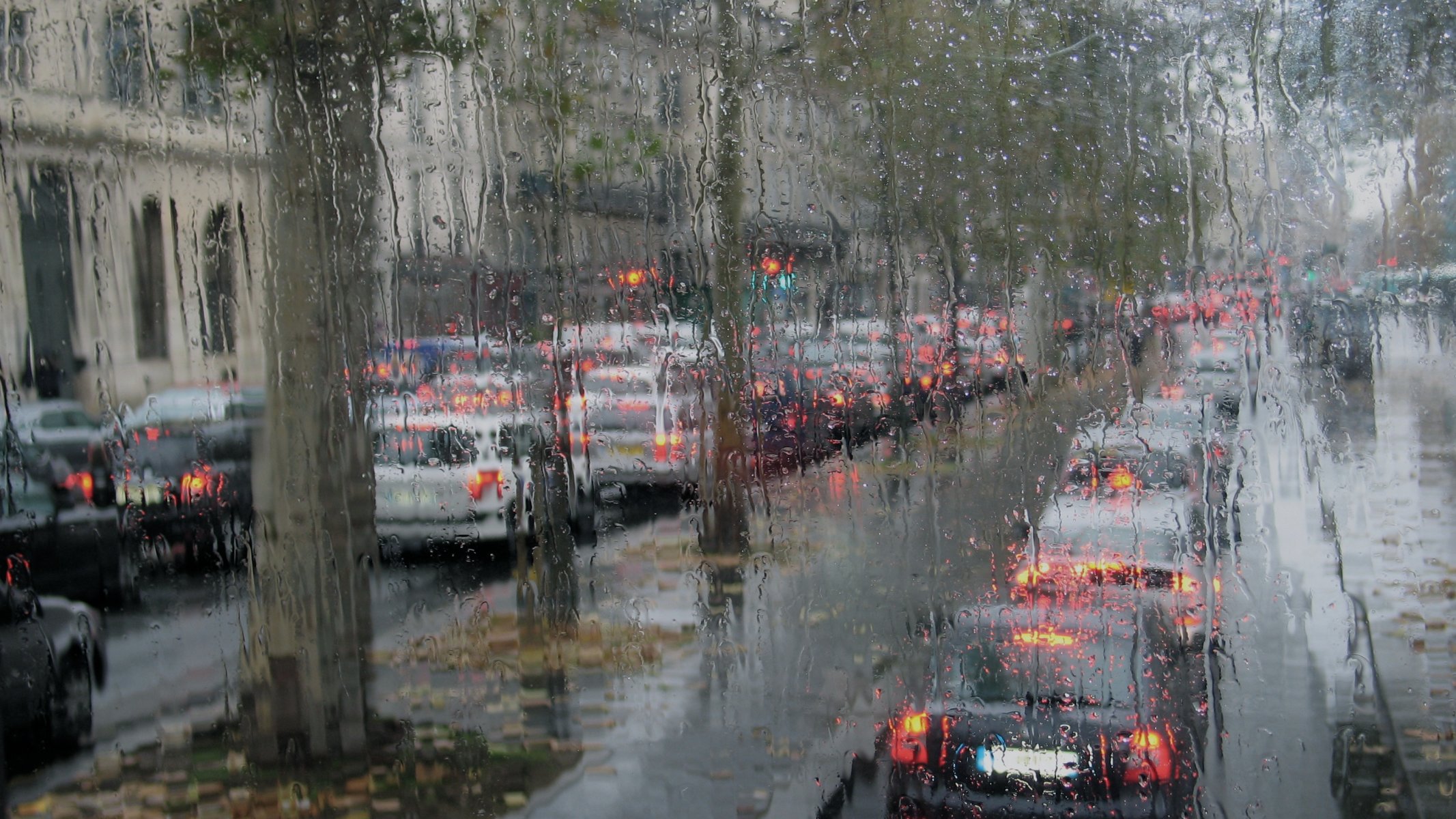 autunno pioggia parigi
