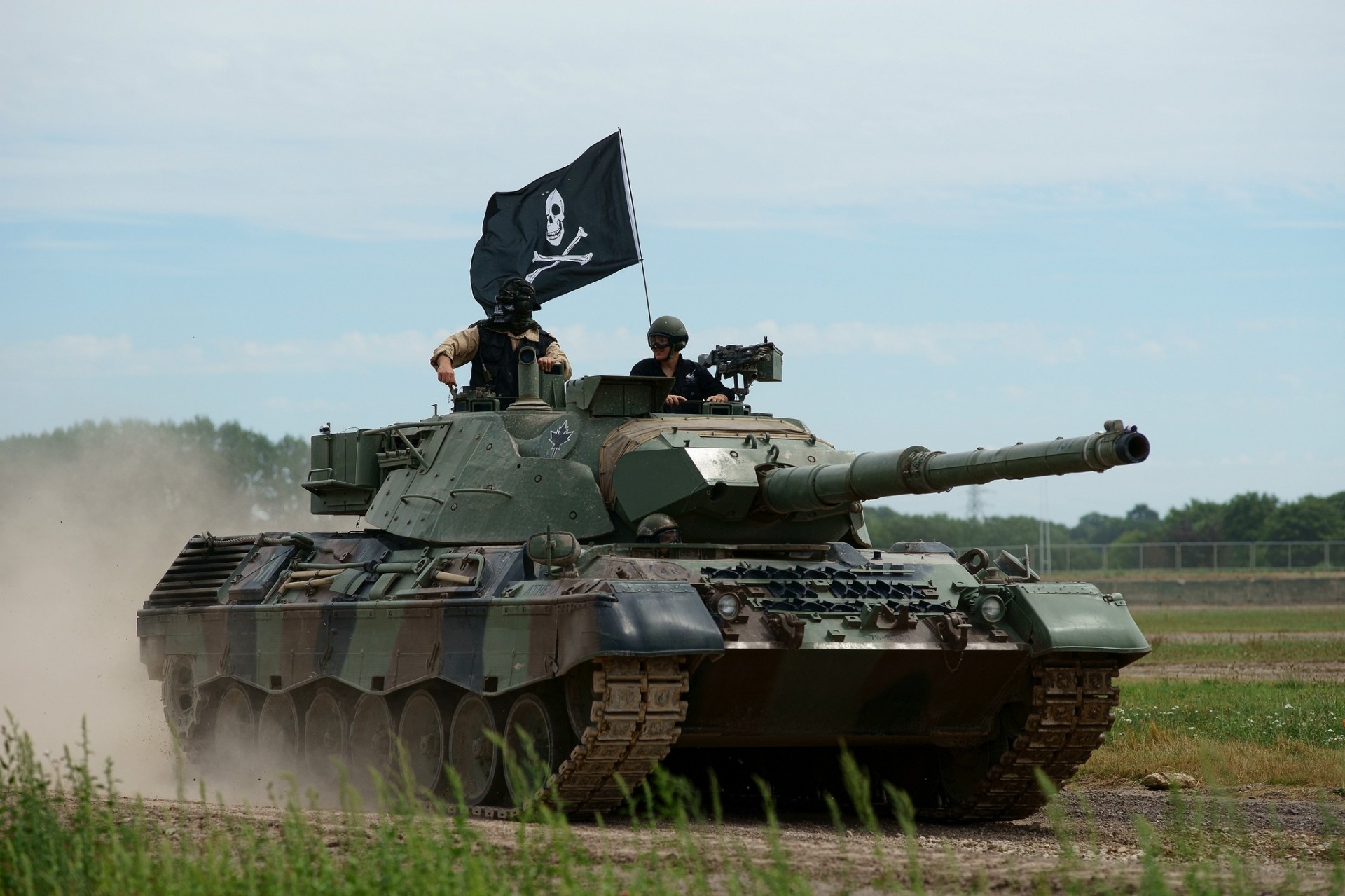 veicolo blindato leopardo 1 serbatoio militare