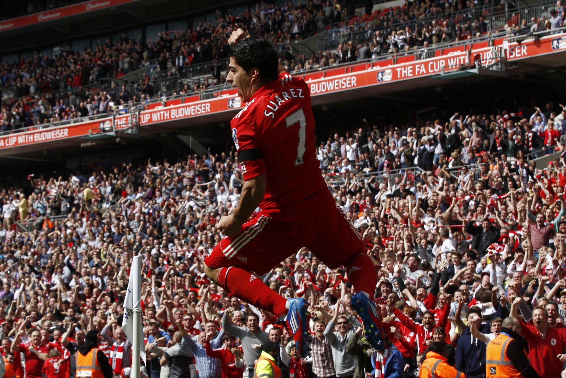 liverpool calcio suarez 2012 tifosi inghilterra suarez gol vittoria