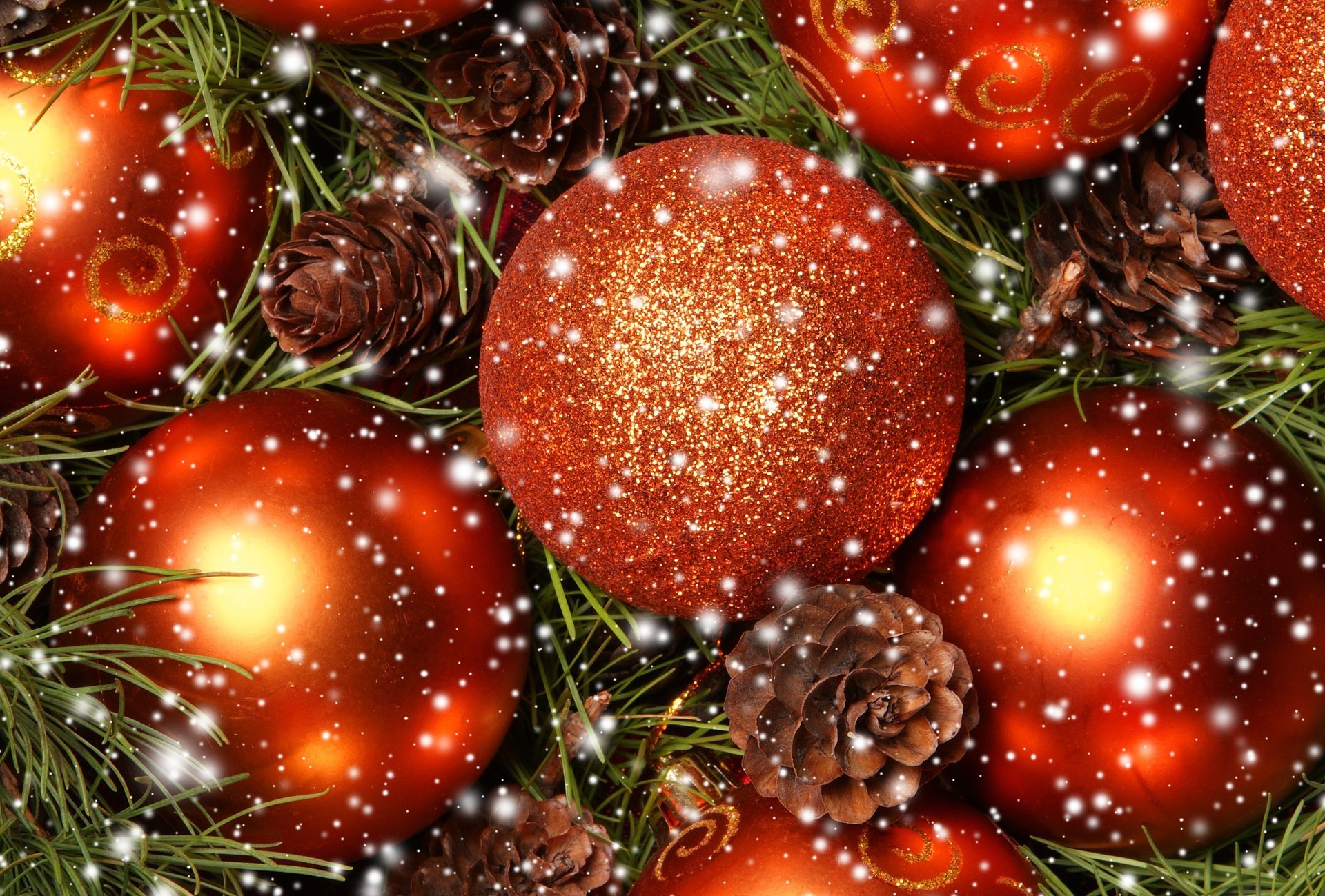 giocattoli di natale coni neve palle aghi