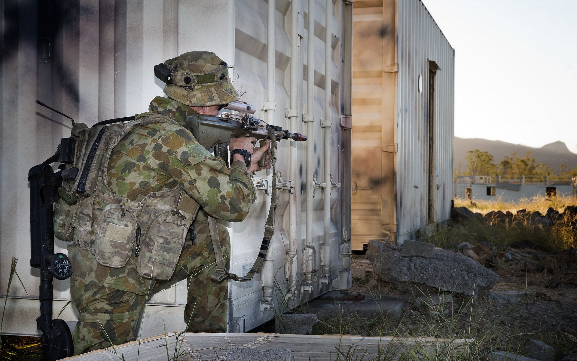 soldato armi esercito