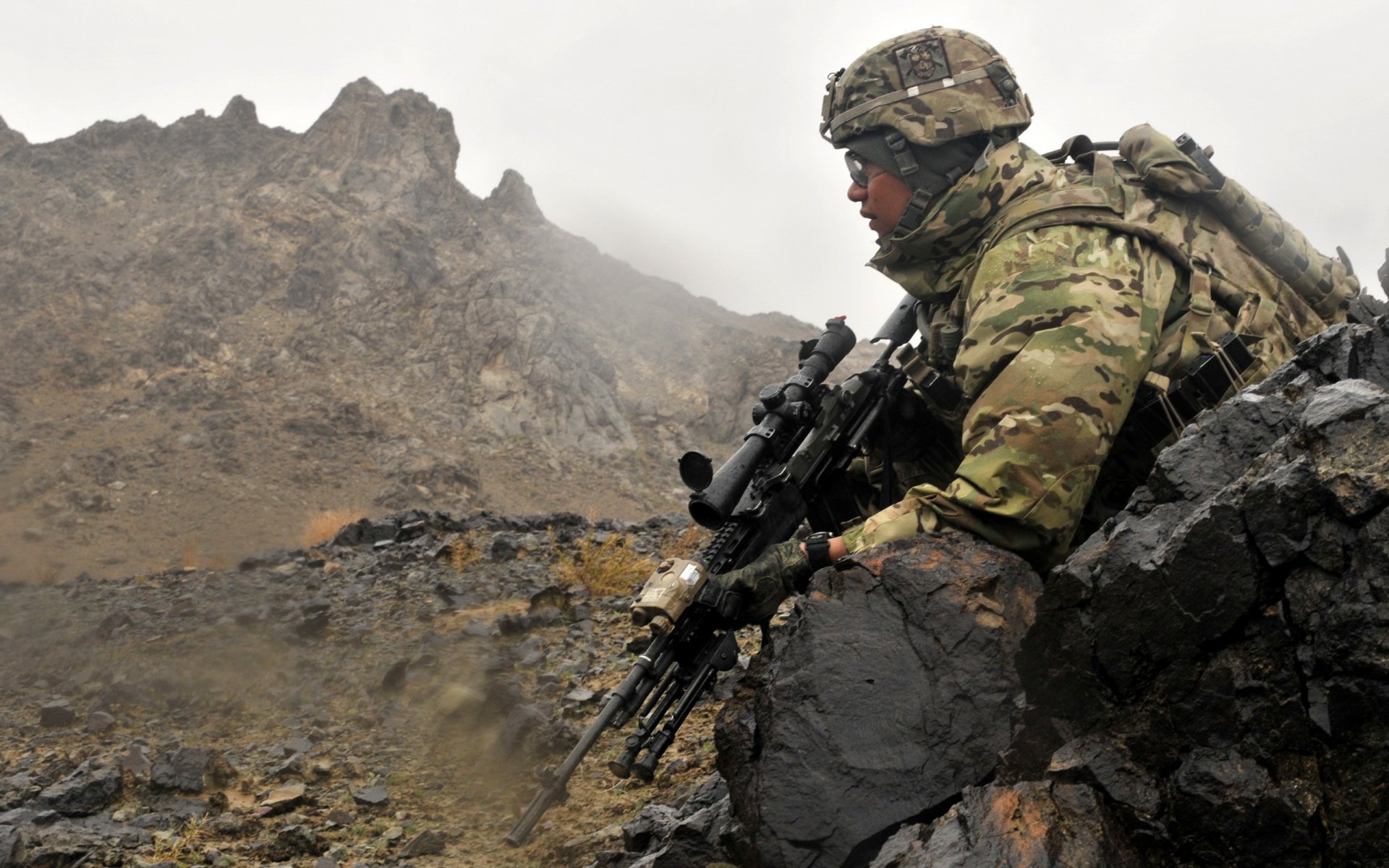 soldato armi esercito