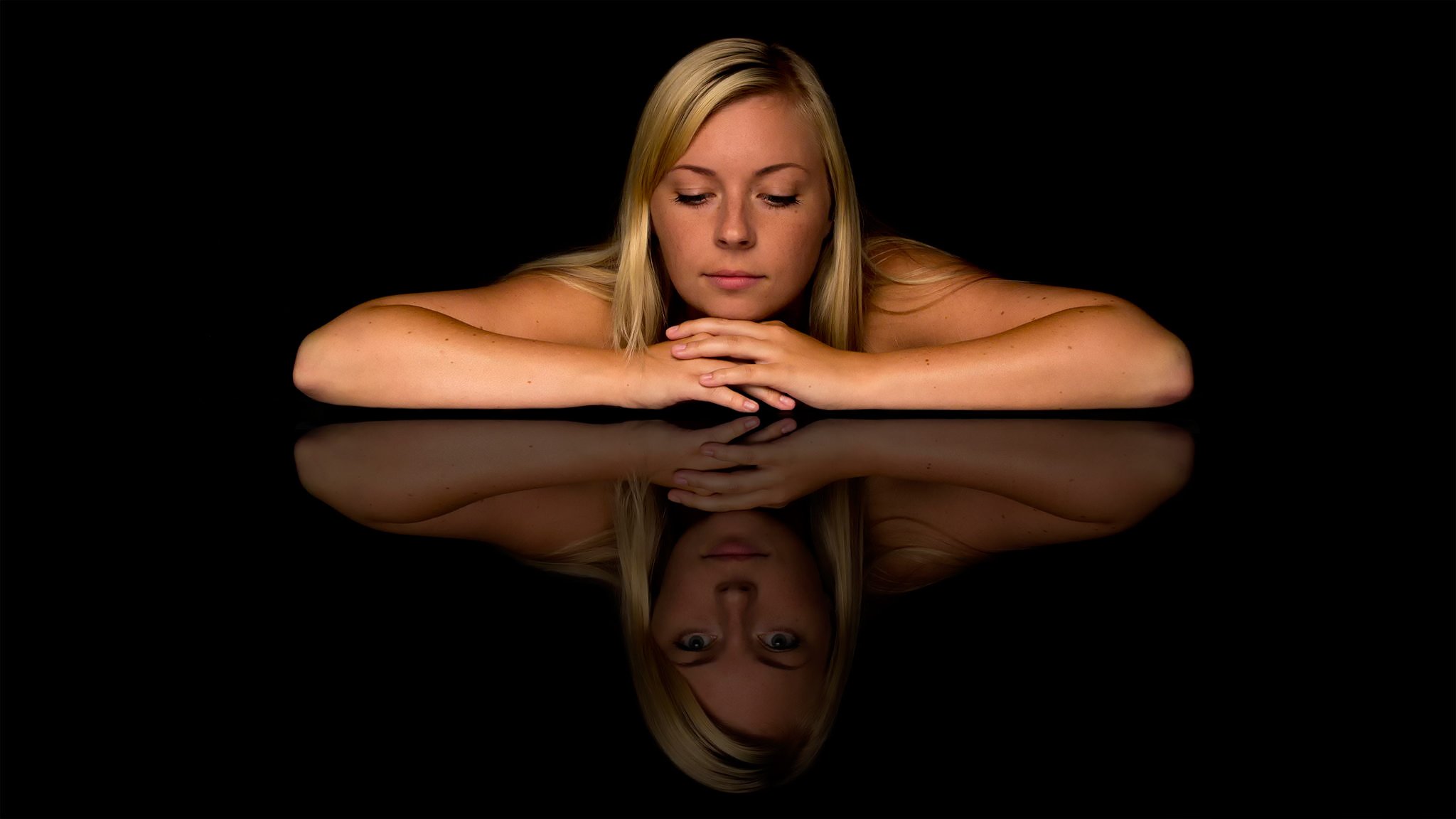 riflessione biforcazione ragazza vista