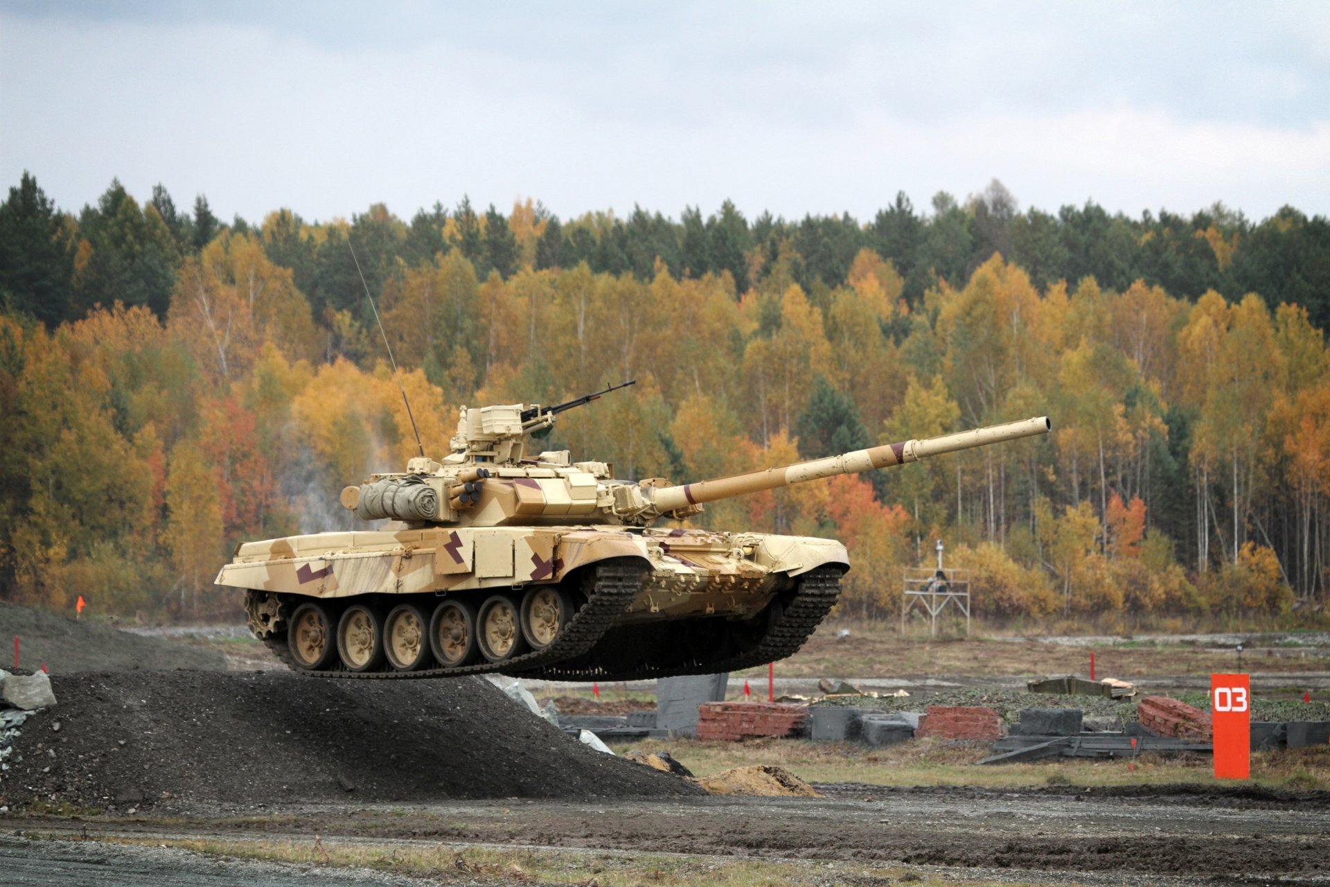 carro armato t-90s t-90 uvz russia arma expo 2013 foresta trampolino salto volo