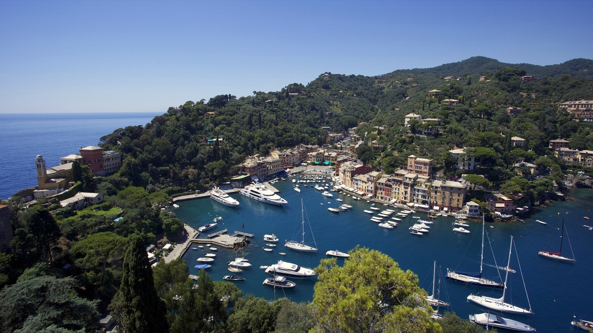 portofino liguria italia mar ligure italia baia yacht panorama barche costa