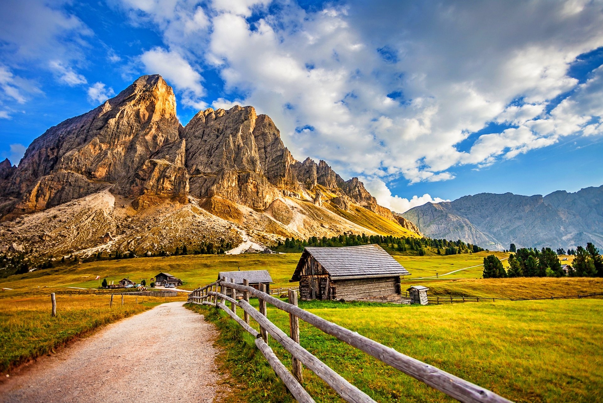natura paesaggio neve erba alberi montagne cielo nuvole case foresta vista fresco bello